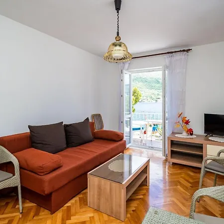 Apartament Zarac